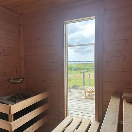 Anna Schlei Comfortable *